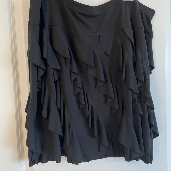 INC International Concepts black miniskirt with diagonal ruffles - size 3X - Picture 2 of 3
